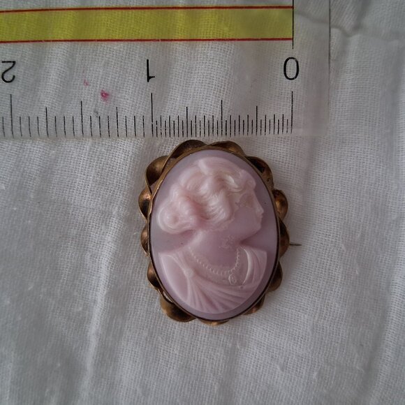 VINTAGE CARVED PINK CAMEO BROOCH - Picture 6 of 6